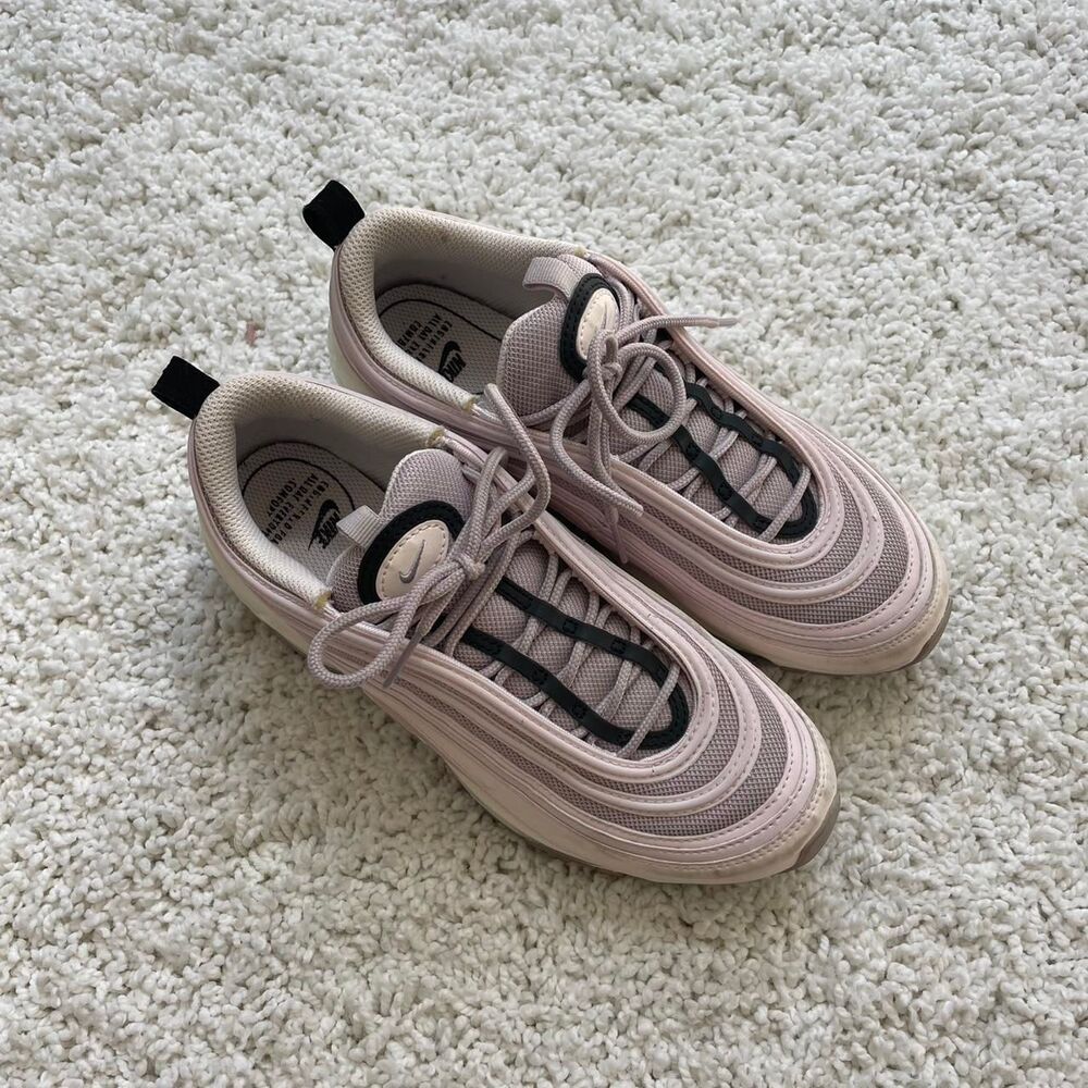 Nike Women's Pink and Purple Trainers